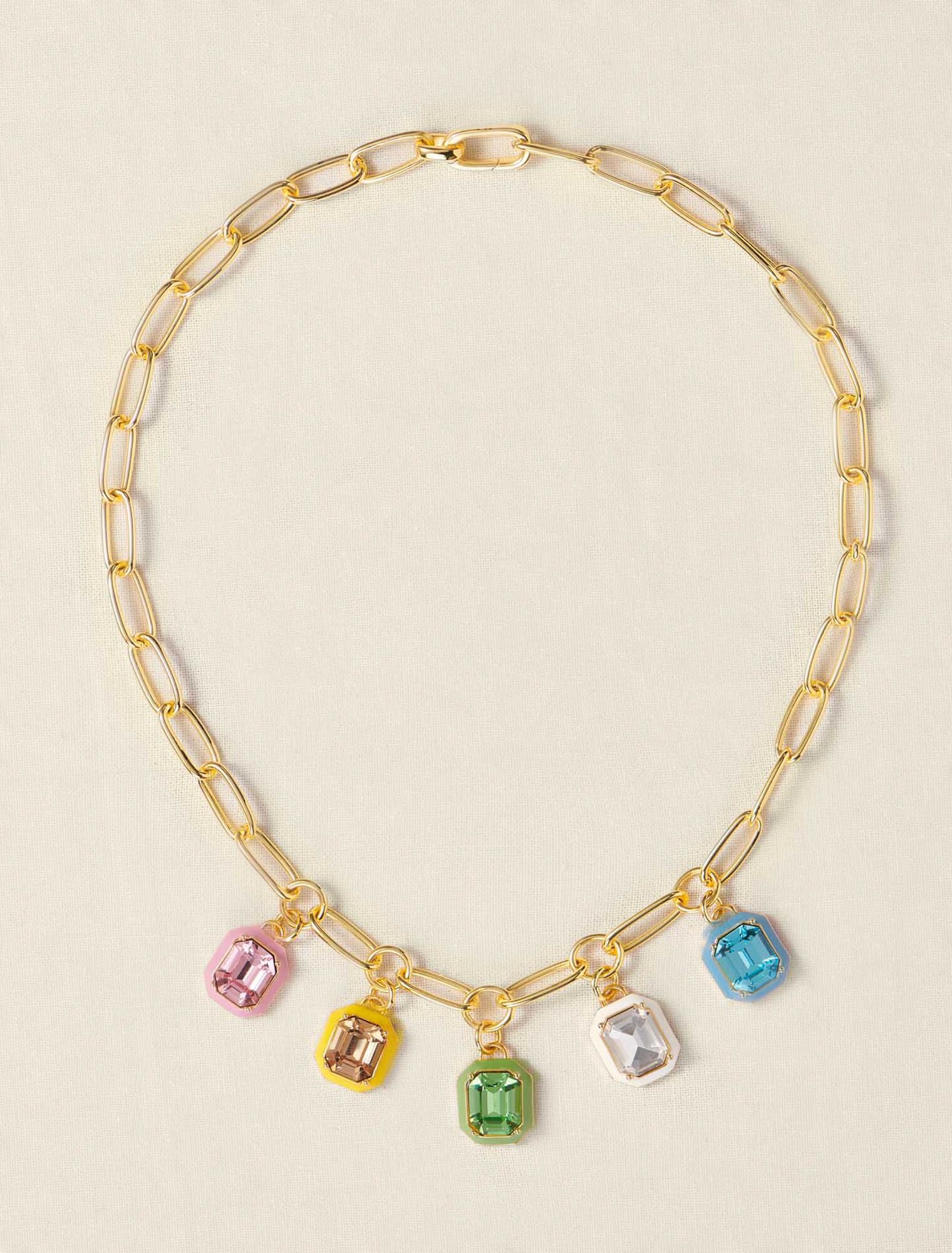 Collier chaîne dorée à pendentifs