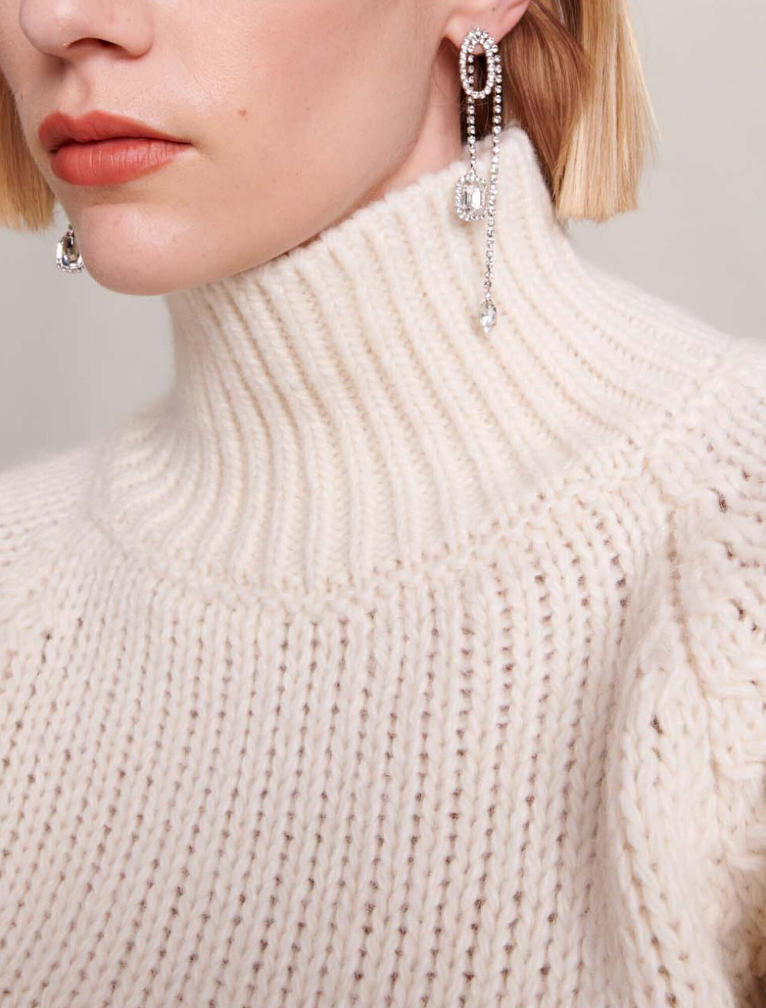 Pull court en maille dos lacé