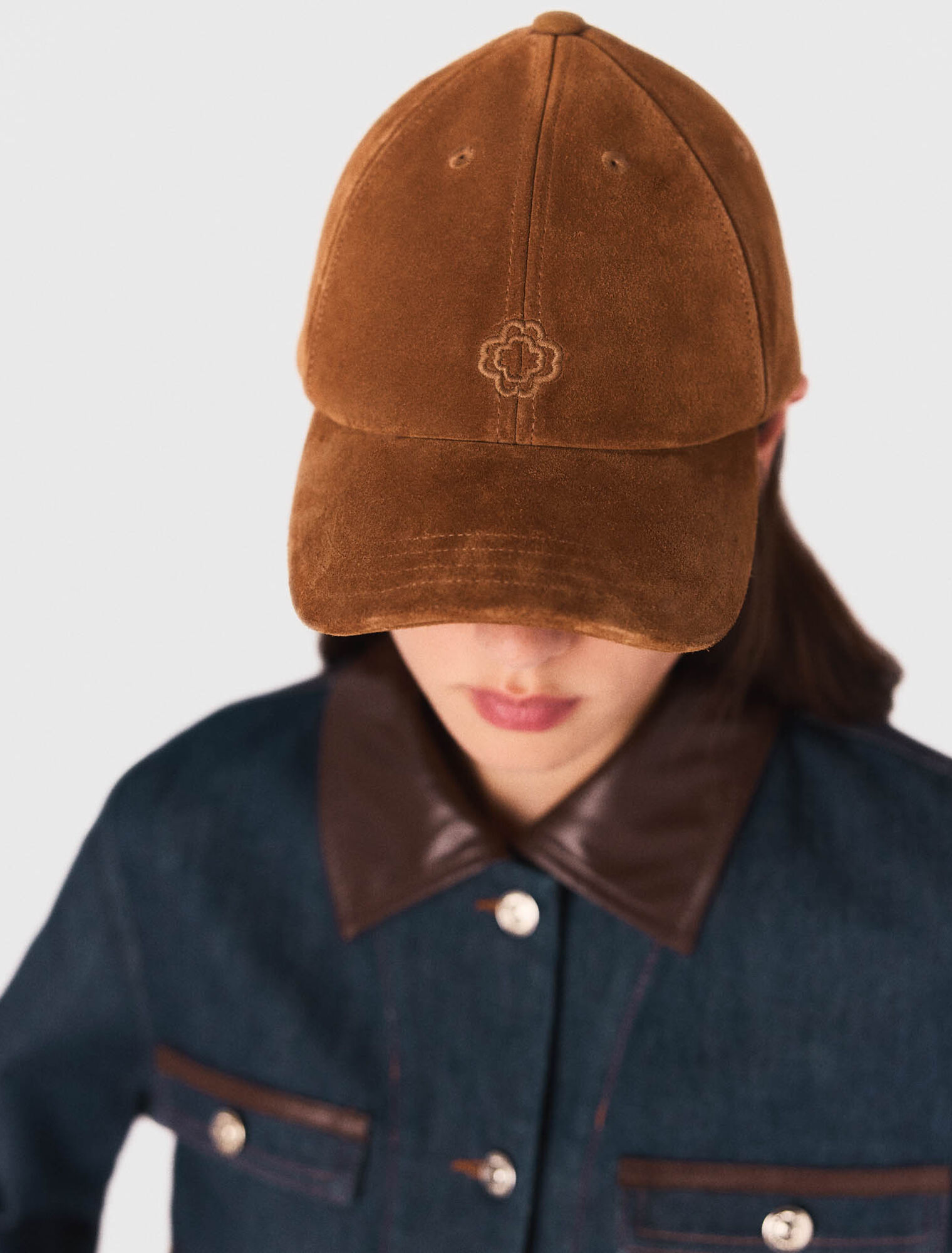 Wide jeans with patch pocket