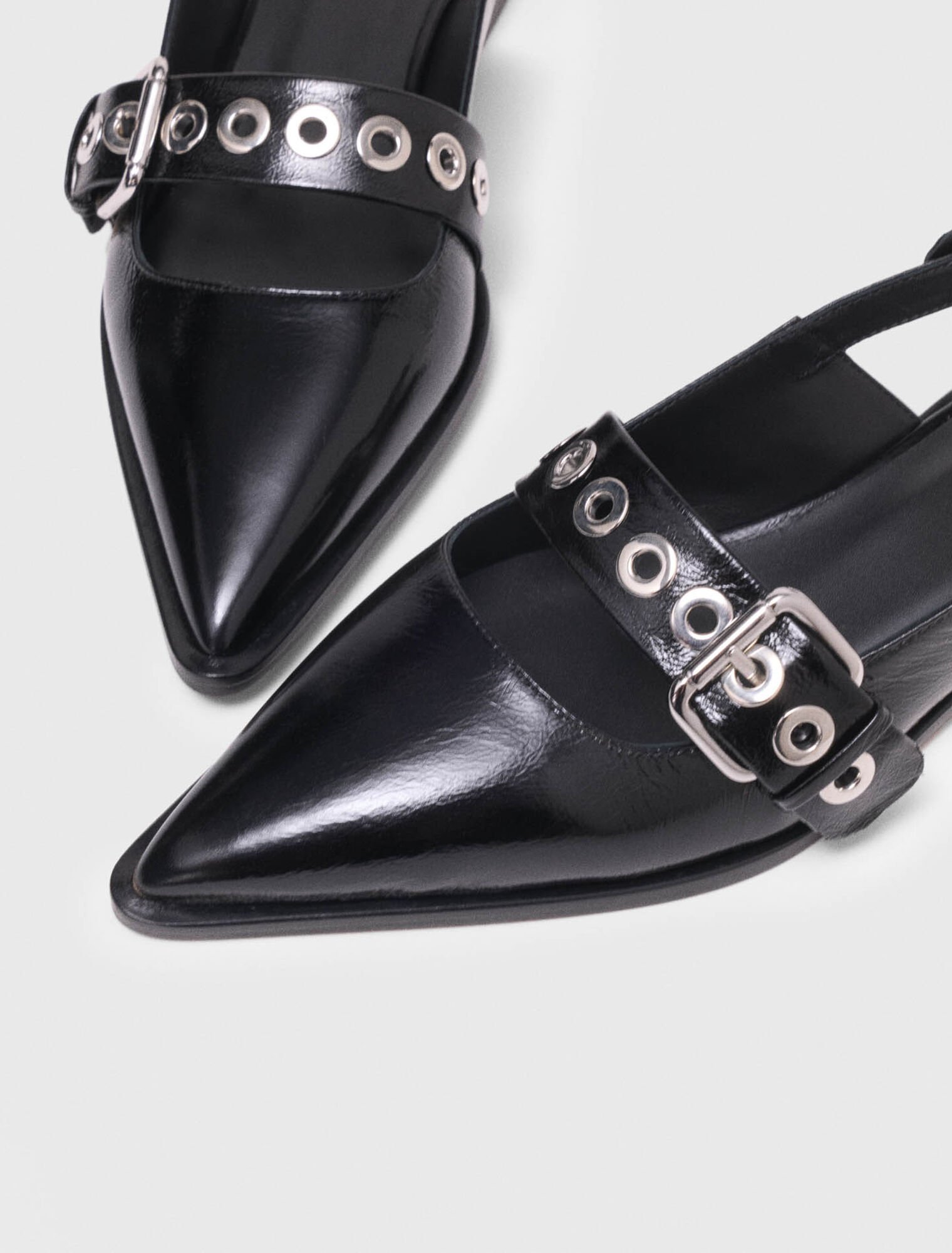 Flat leather strap slingbacks