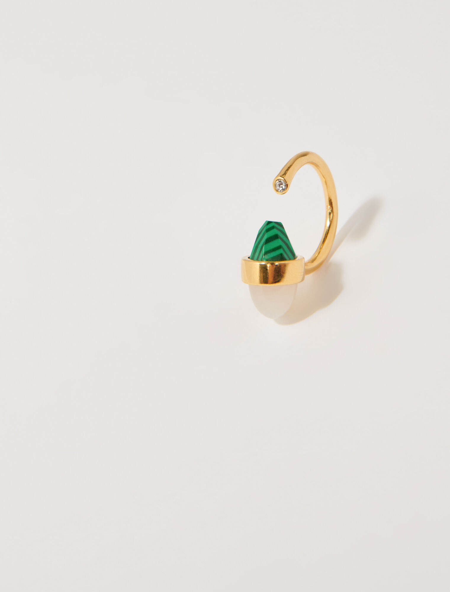 Bague ornée de pierres naturelles