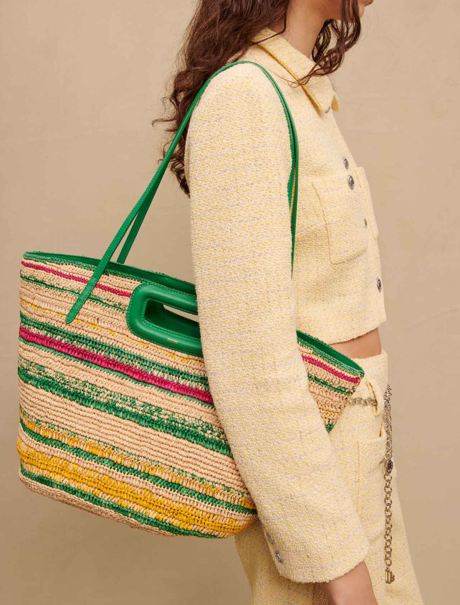 Panier rayé en raphia