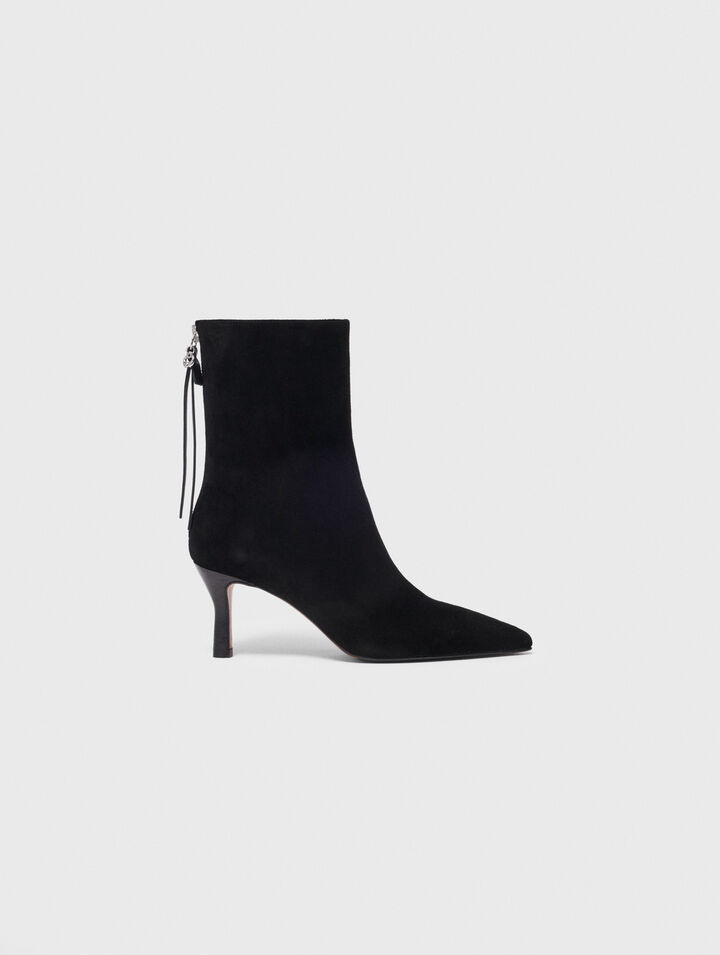 Pointed-toe suede ankle boots