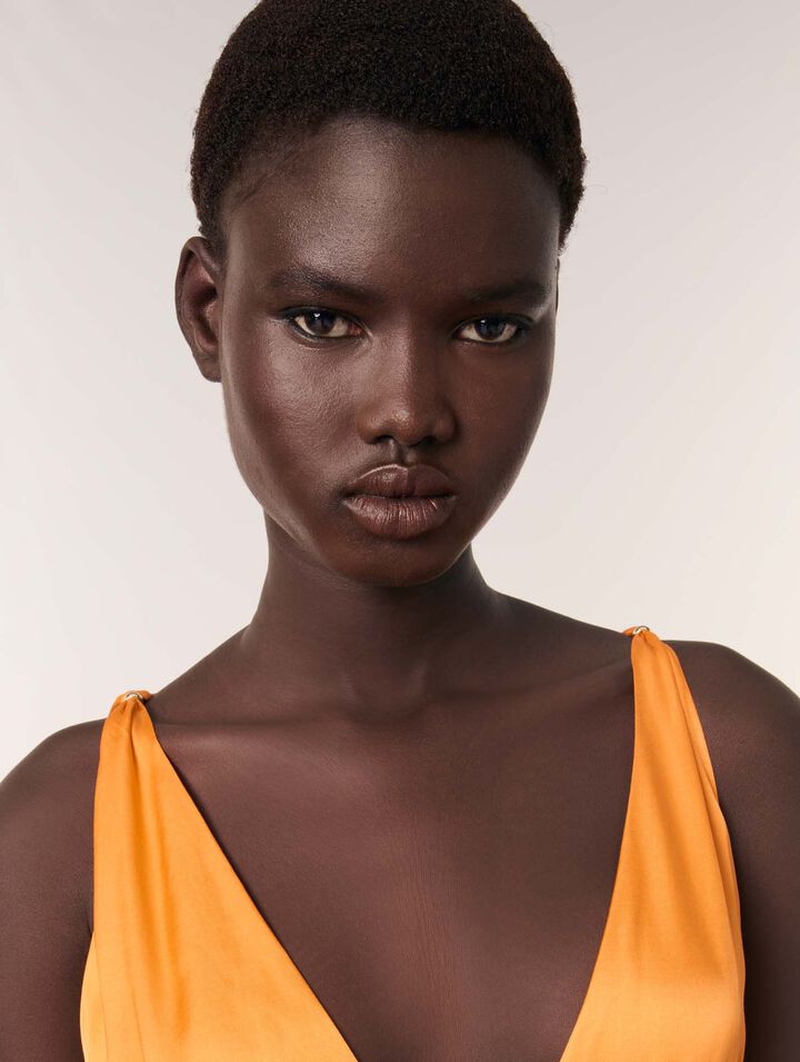 Robe longue satinée