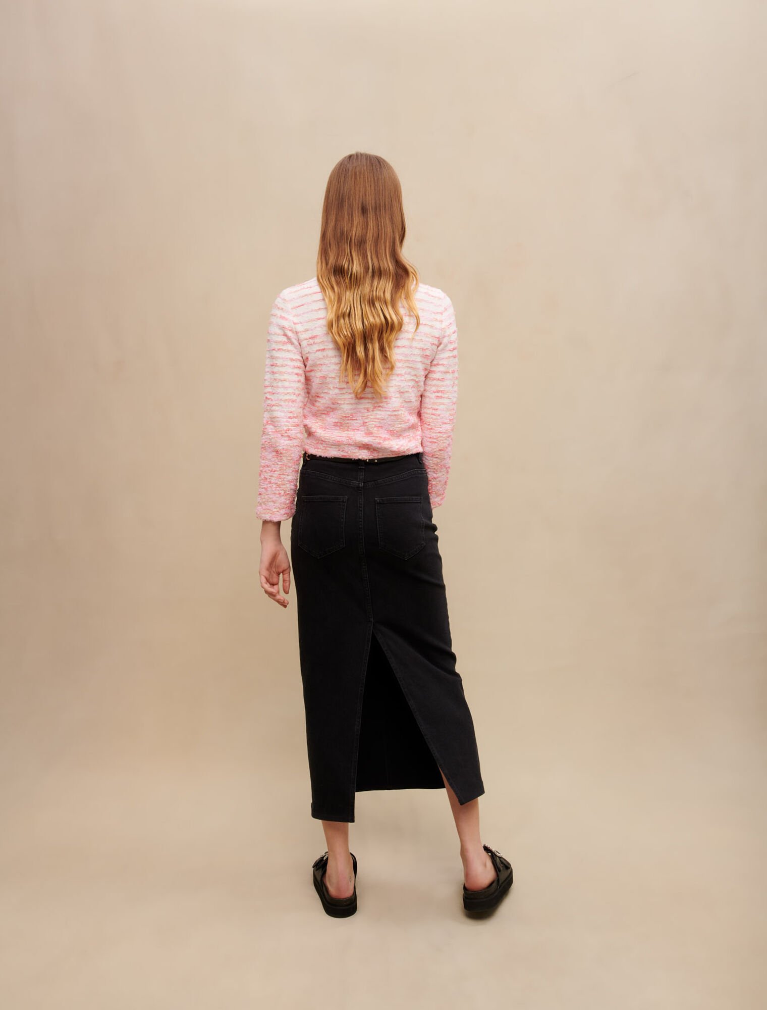 Cardigan with contrasting threads