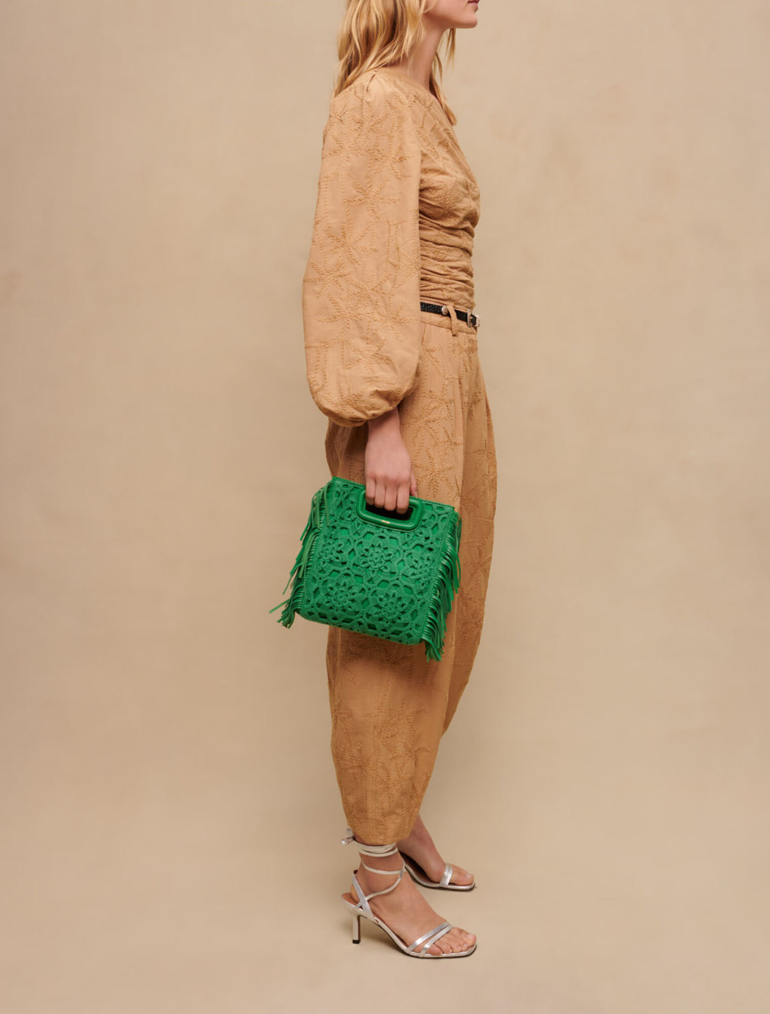 Asymmetric tie top