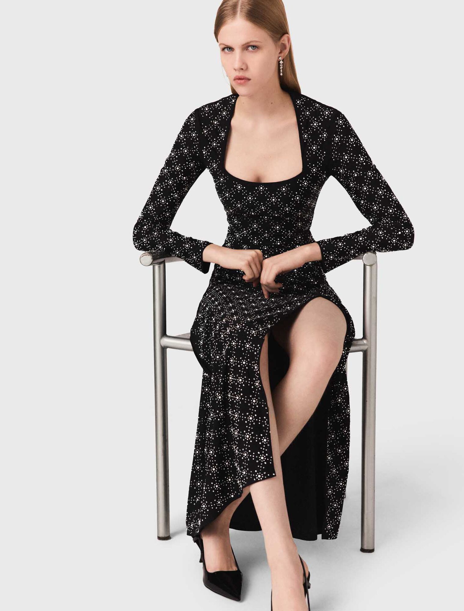 Robe longue à perles et strass