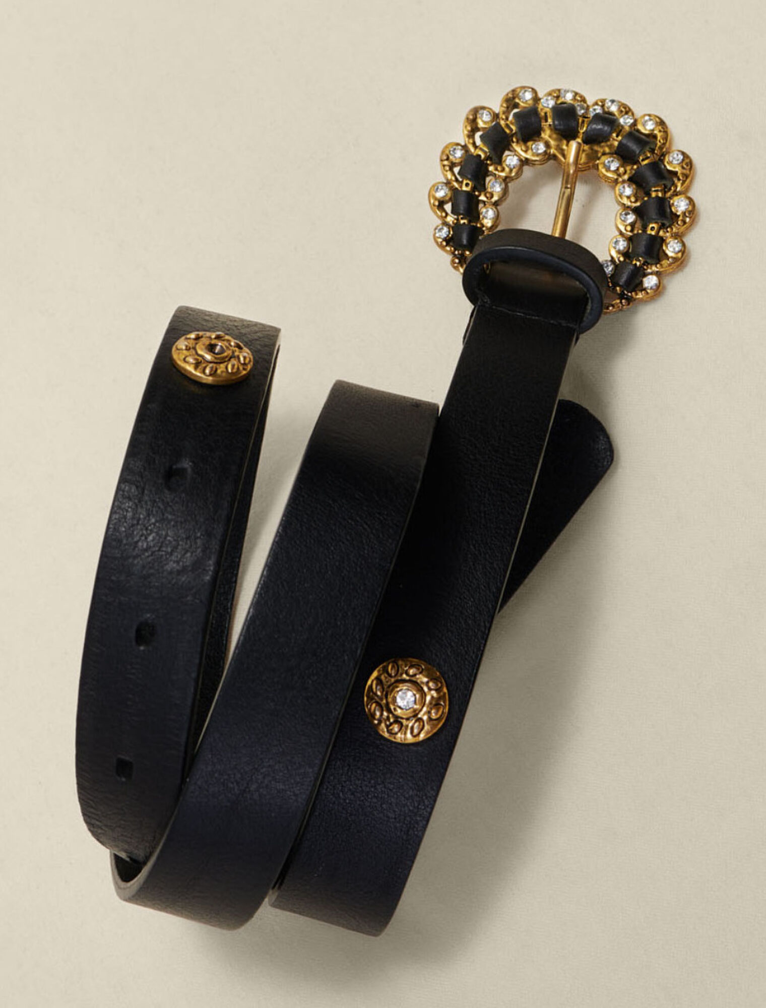 Ceinture en cuir ornée de strass