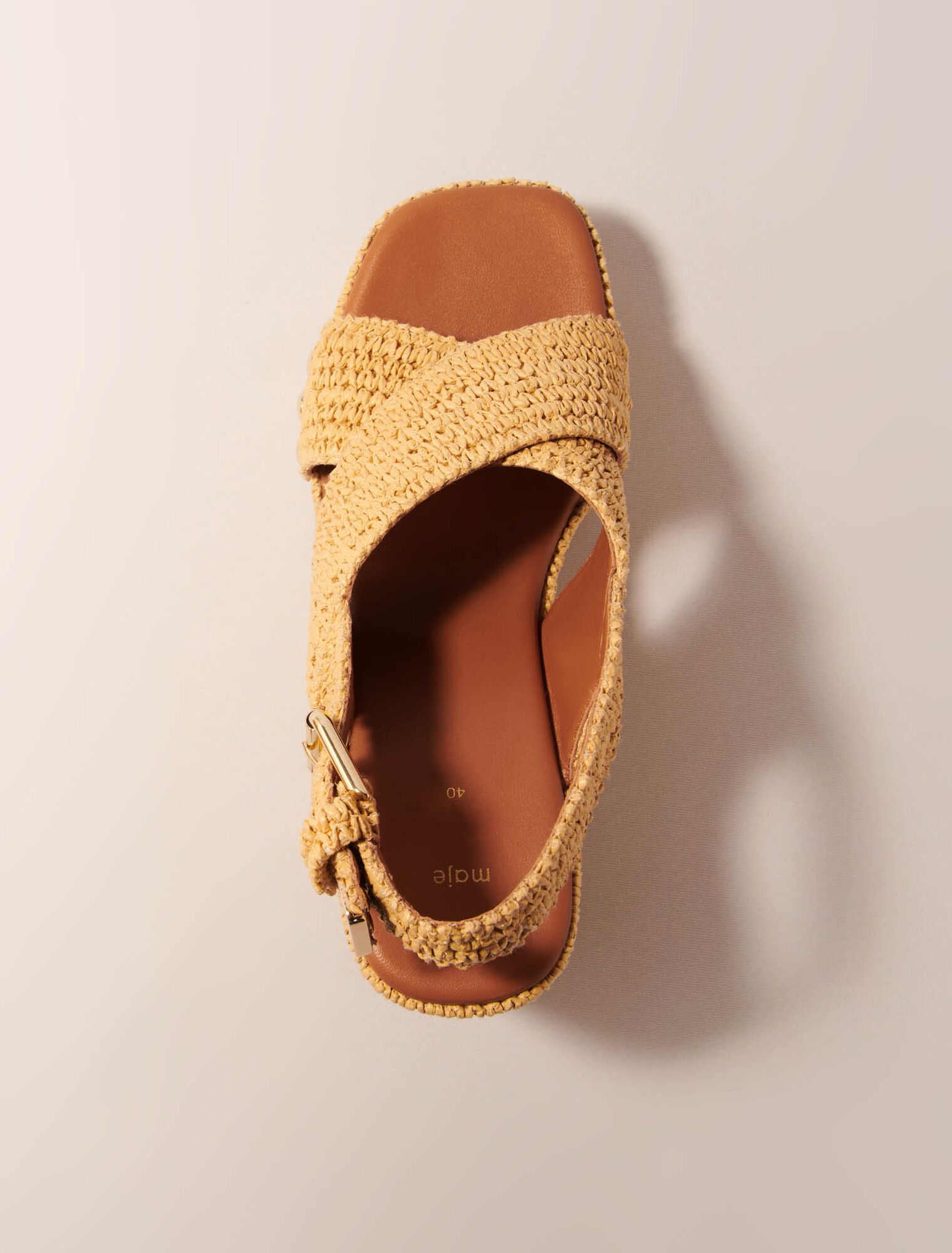 Wedge sandals with raffia effect
