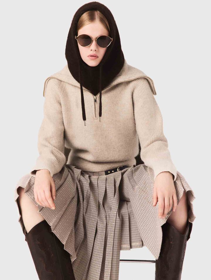 Pull strassé avec col demi-zip