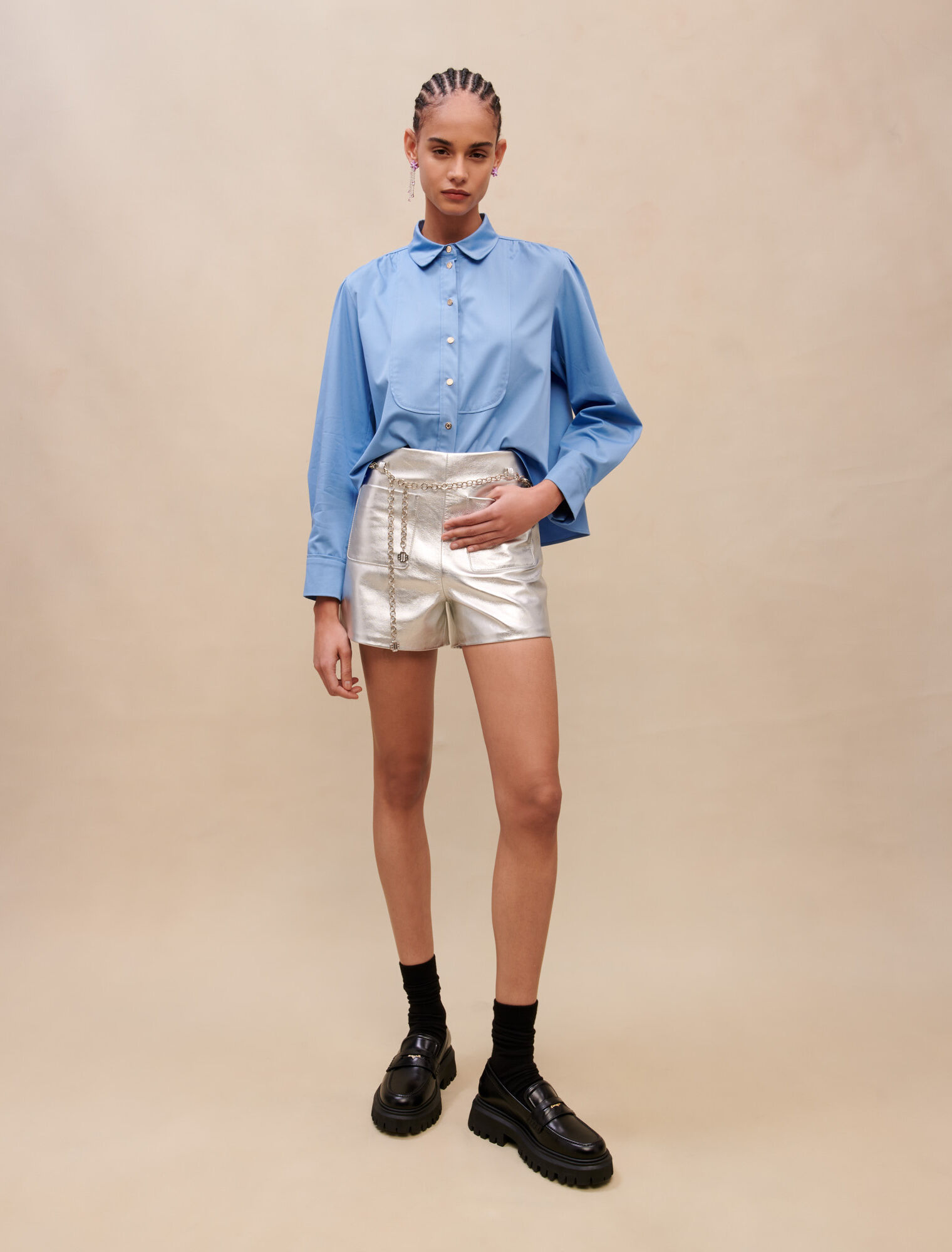 Chemise bleue courte