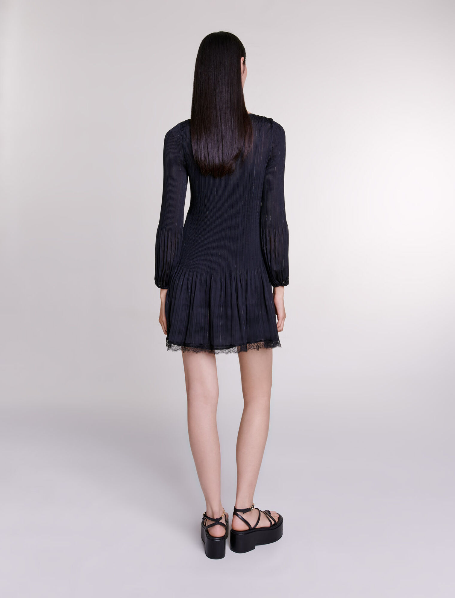 Robe courte plissée