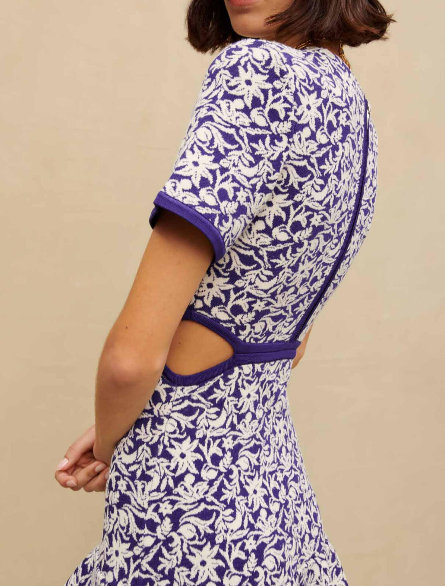 Robe courte fleurie ajourée