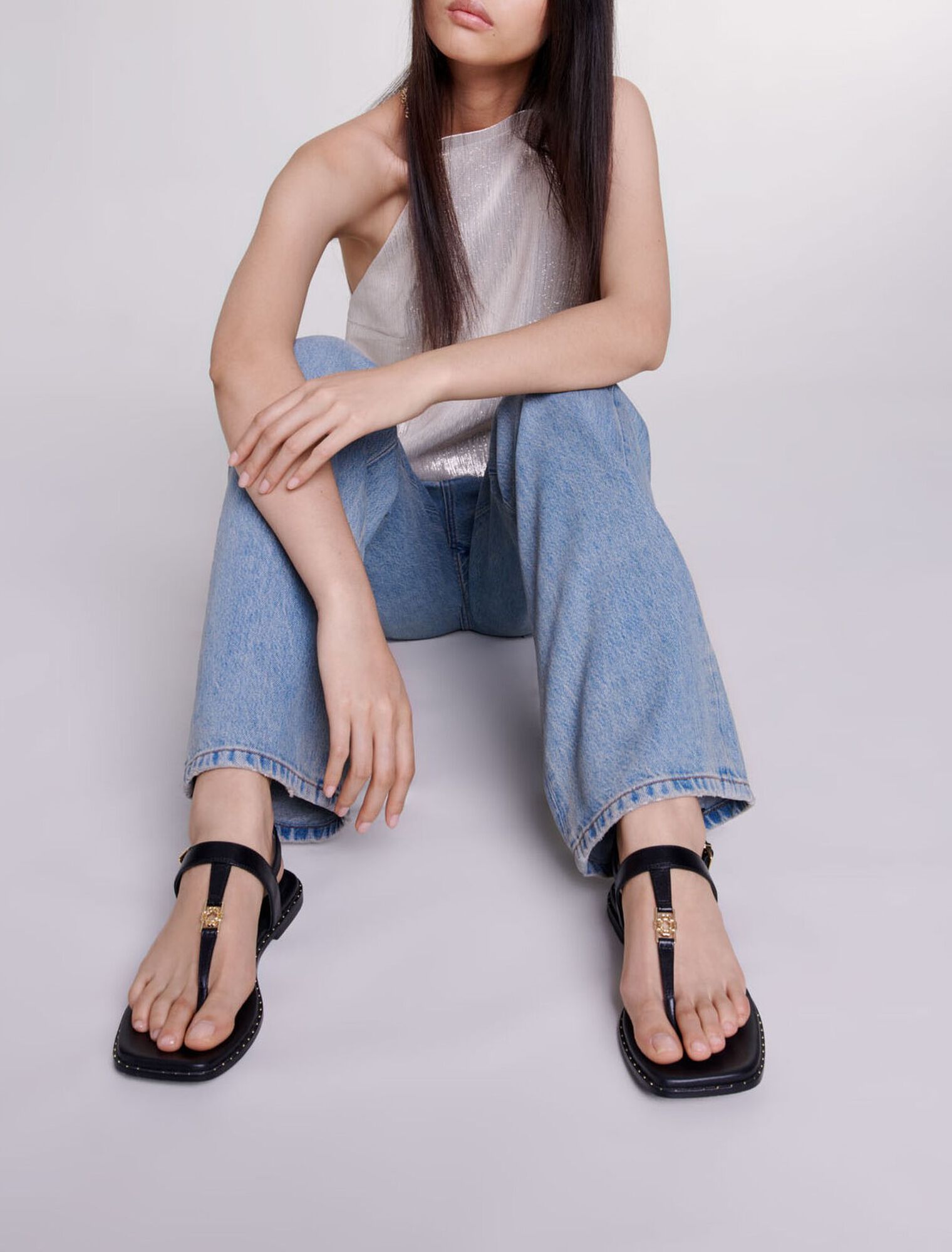 Sandales plates &agrave; brides en cuir