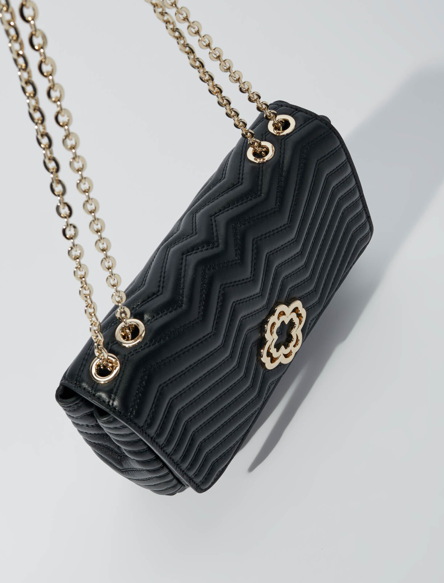 Leather bag with chain strap