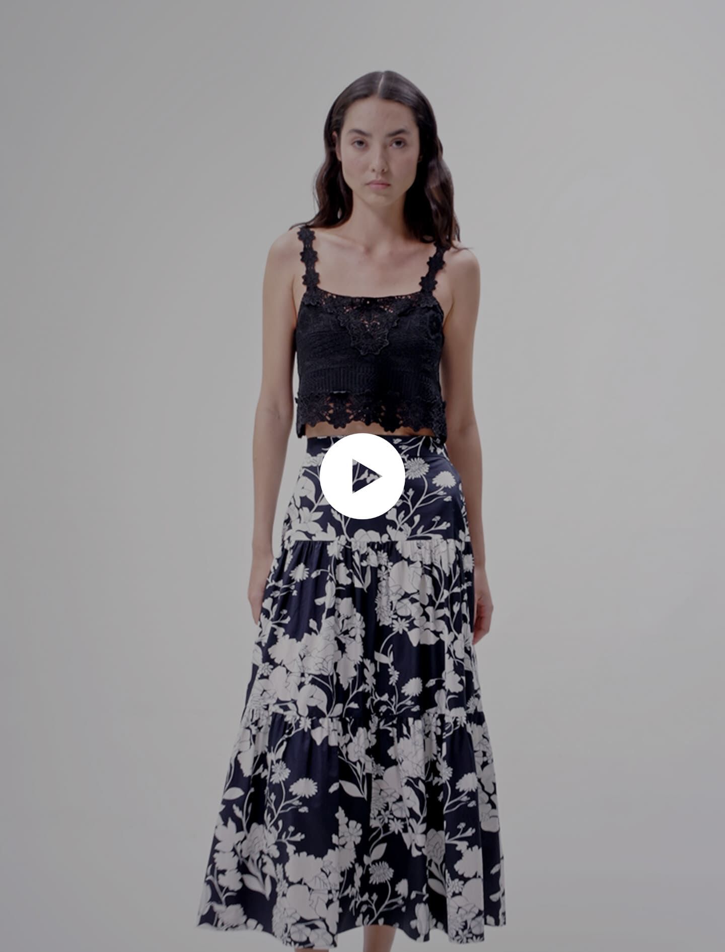 【I AM MARI】Kissing Silt Long Skirt Melody Eyelet Maxi Skirt | GUESS Factory Ca