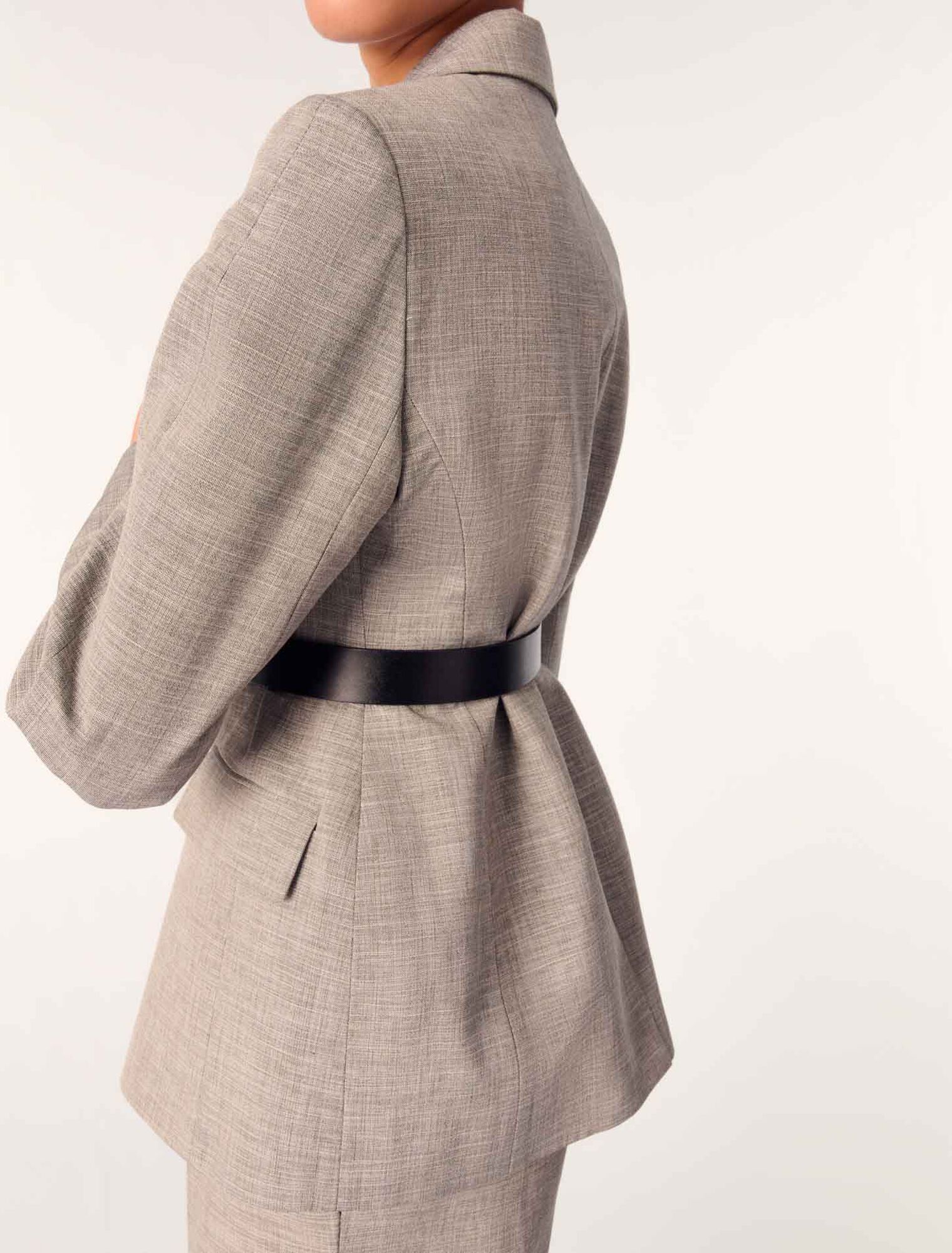 Veste tailleur avec ceinture