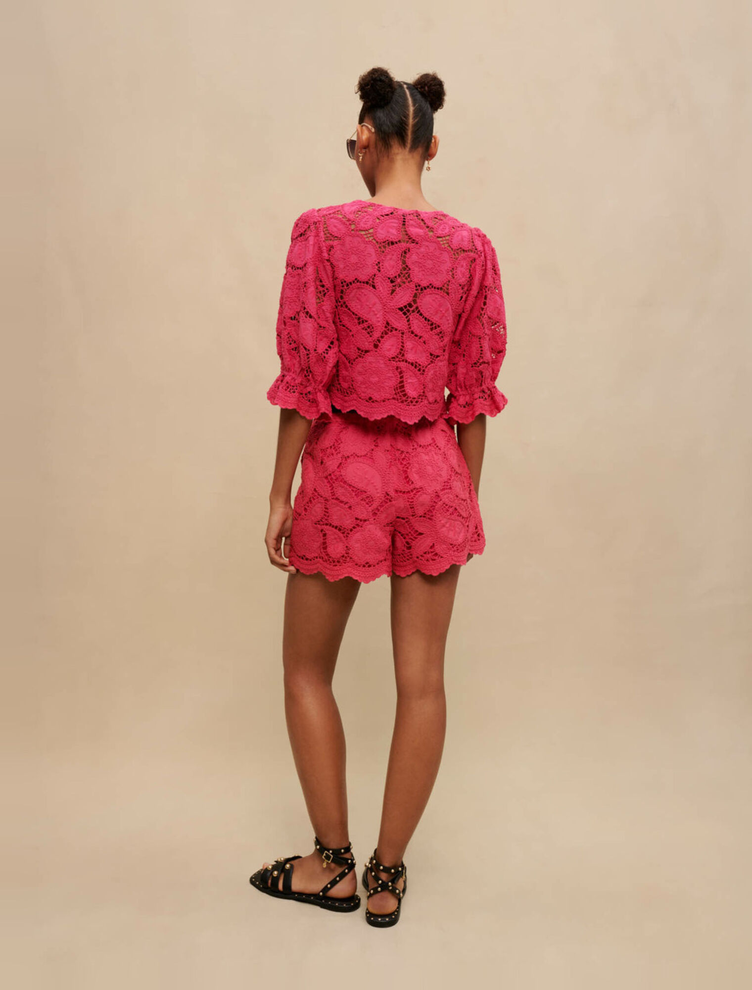 Chemise courte ajour&eacute;e