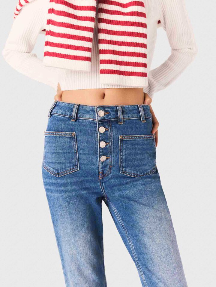Double-pocket jeans with a slight flare