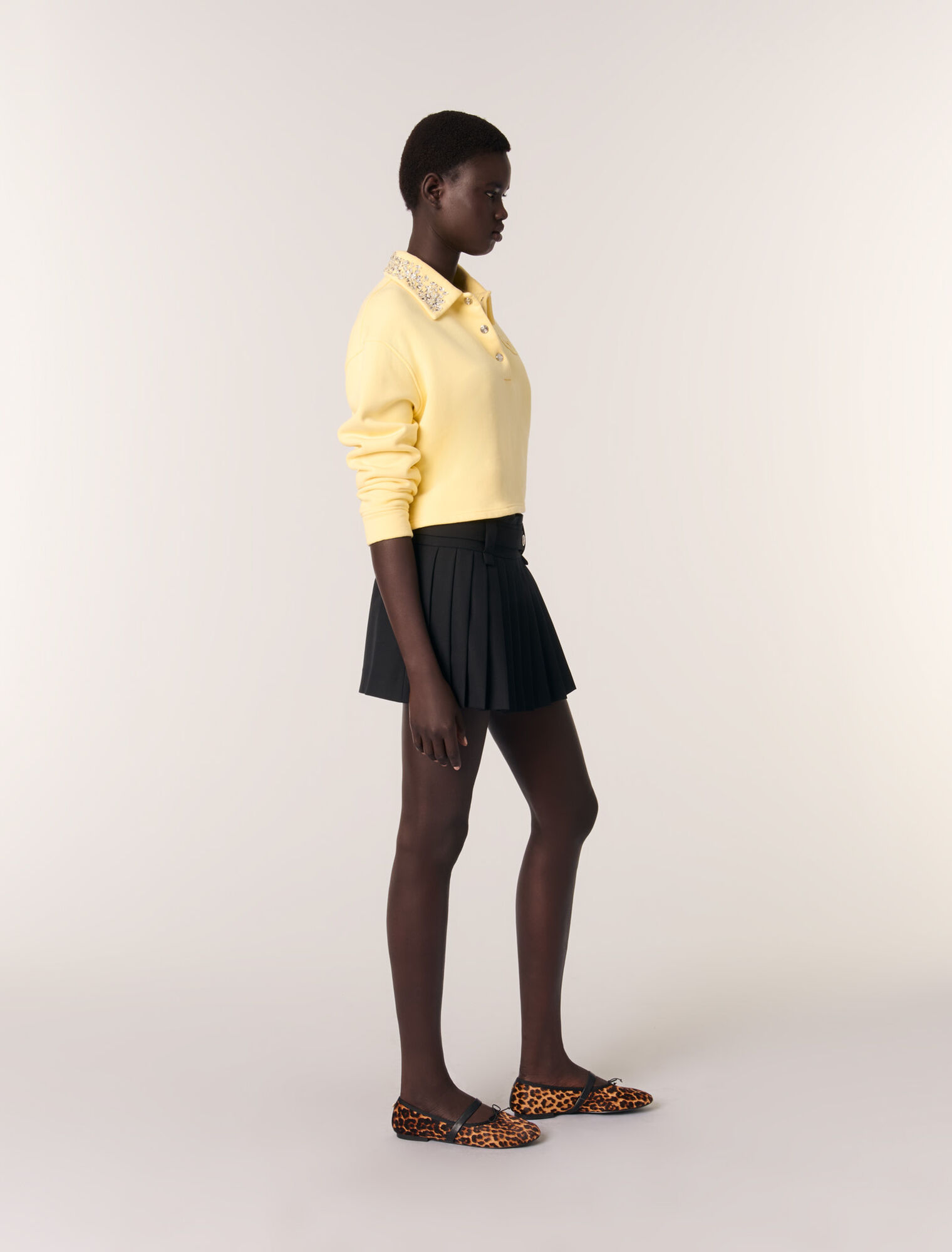 Short pleated skirt