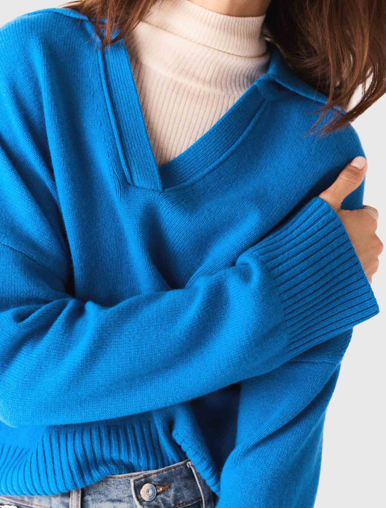 Open polo collar jumper