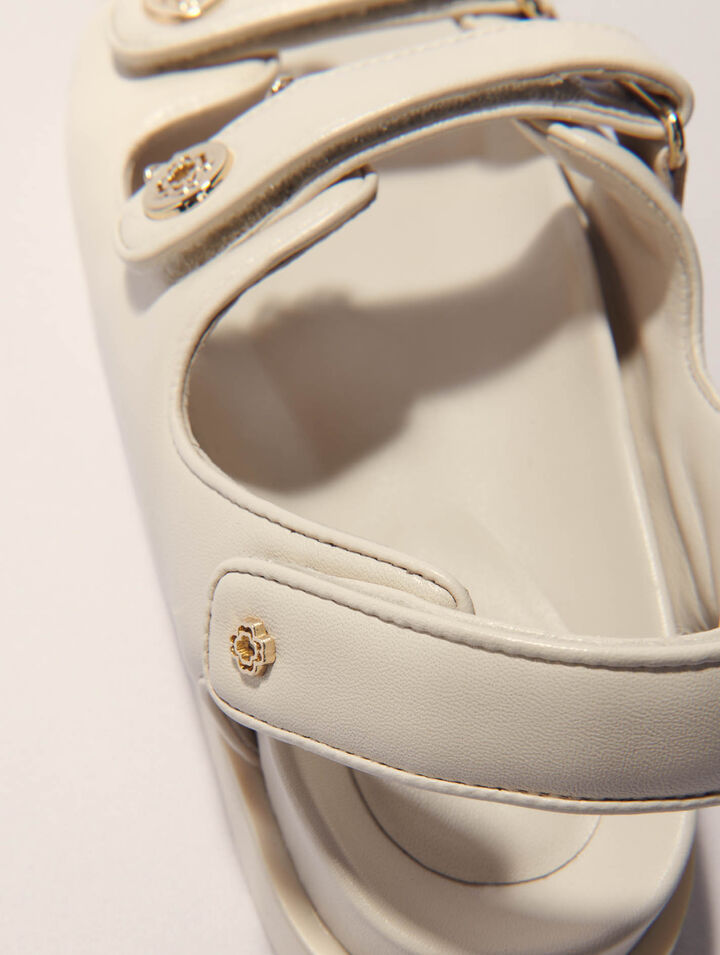 Sandales plates en cuir