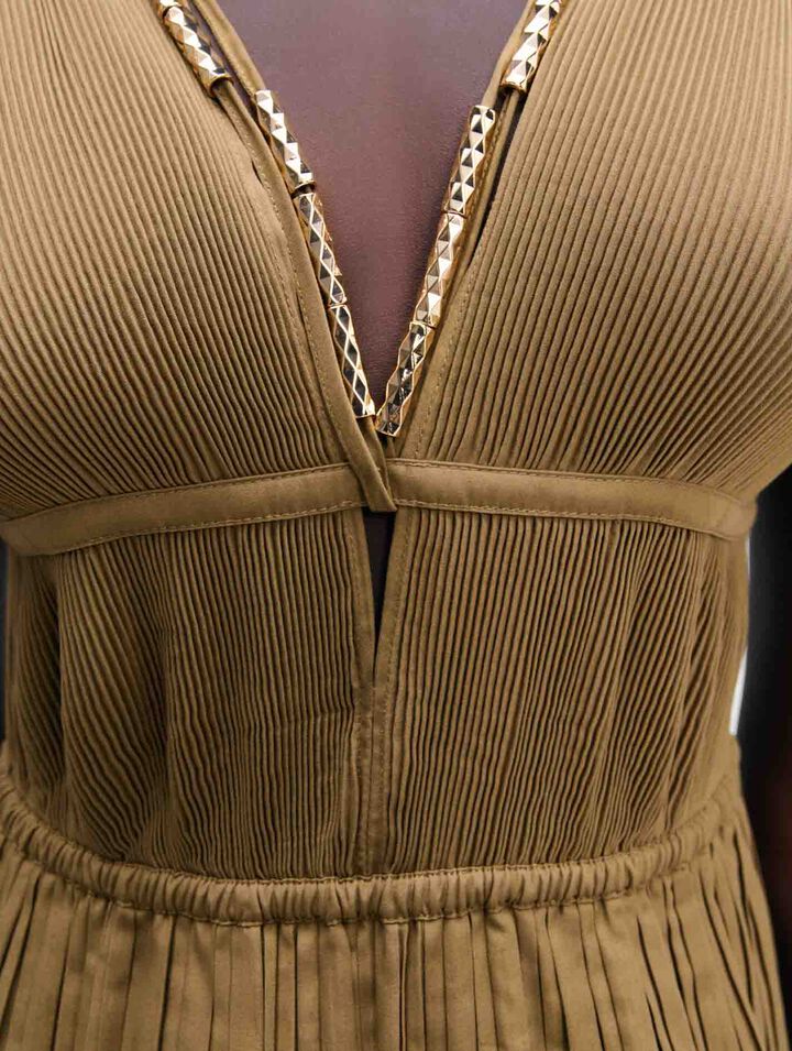 Jewellery neckline pleated dress