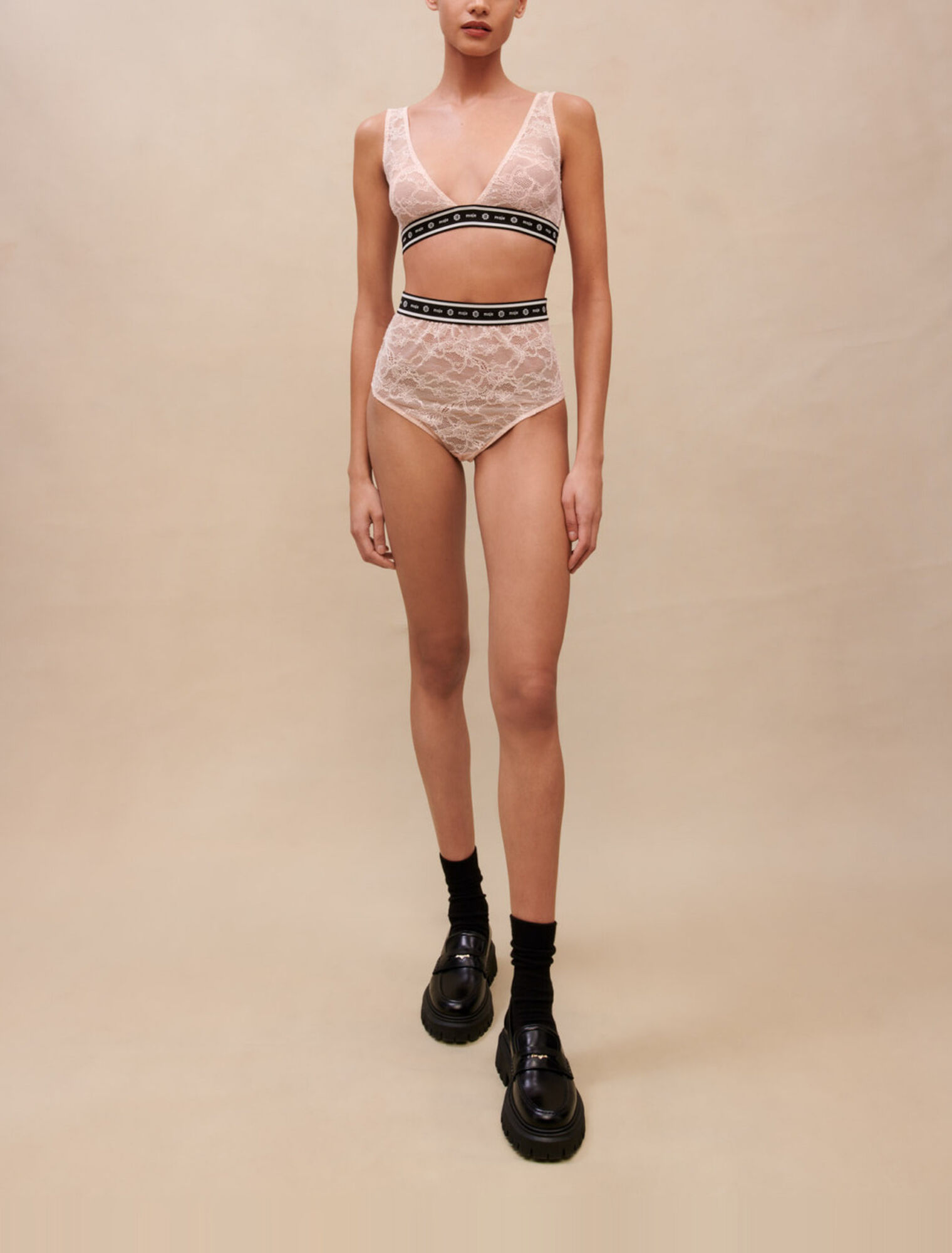 Ensemble de lingerie en dentelle
