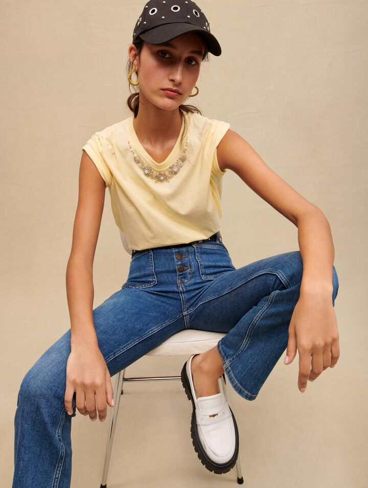 Double-pocket jeans with a slight flare