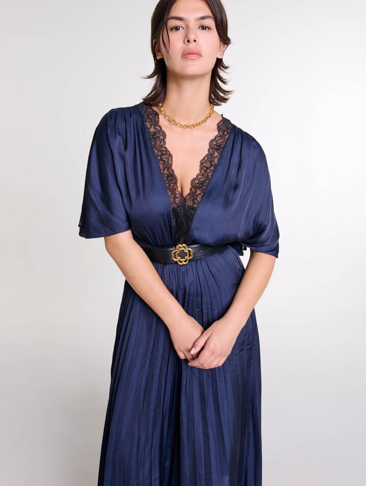 Robe longue plissée avec dentelle