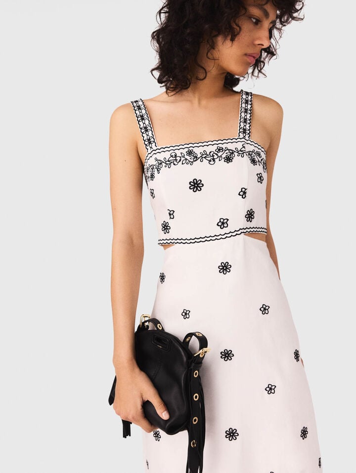 Robe longue brodée avec cut-out