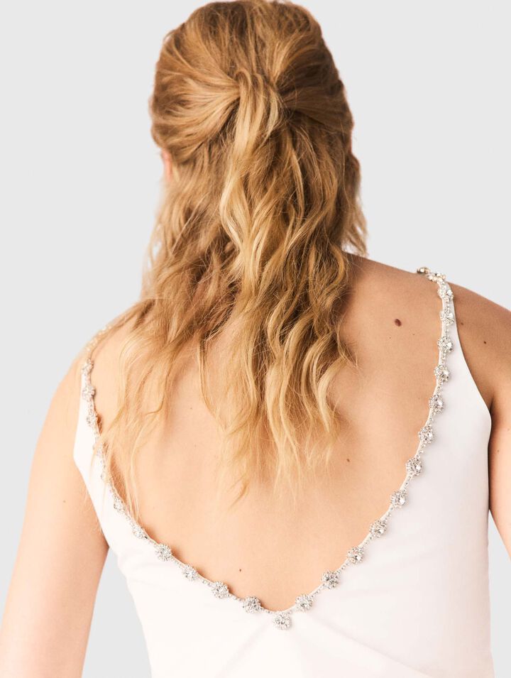 Top court en taffetas et col bijoux