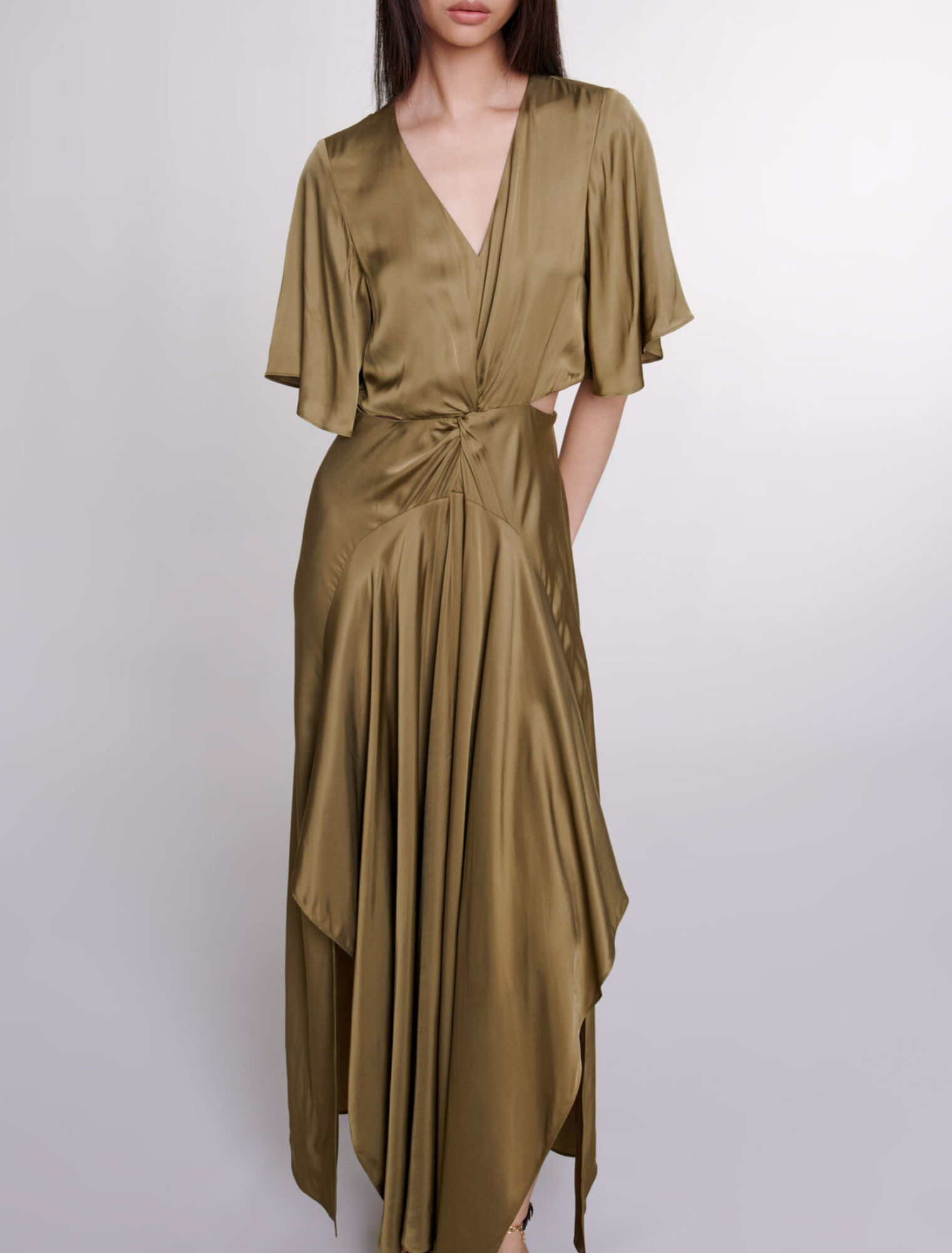 Robe longue satinée ajourée