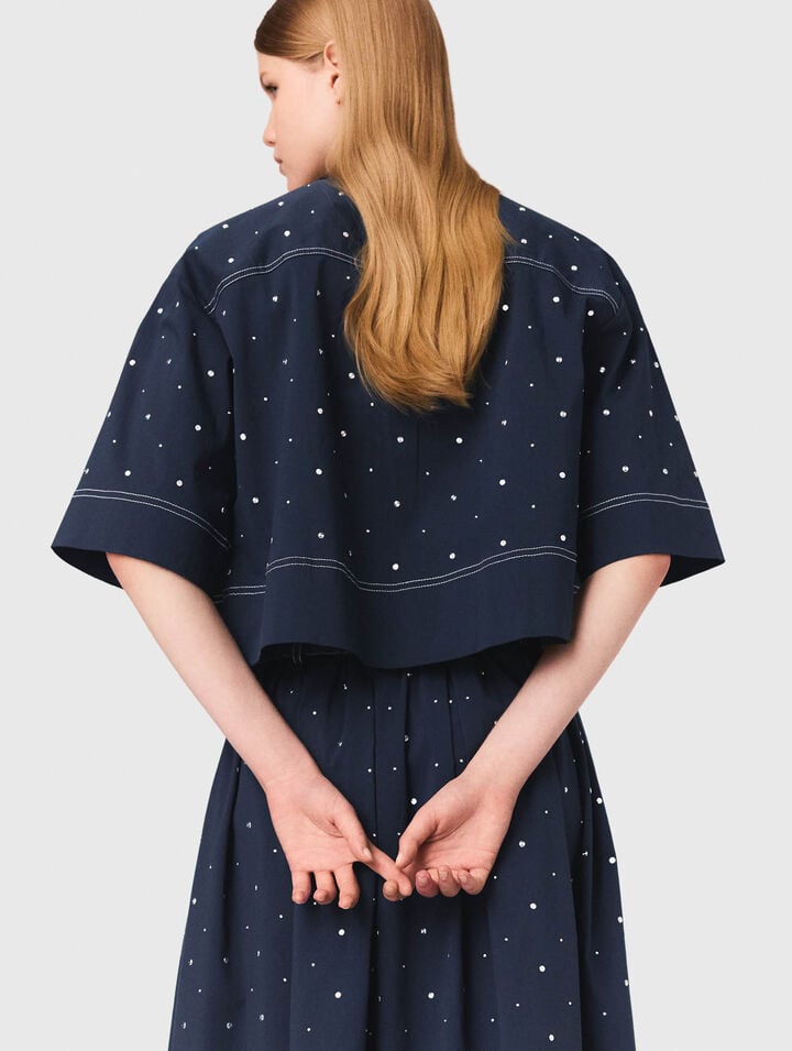 Chemise cropped ornée de clous