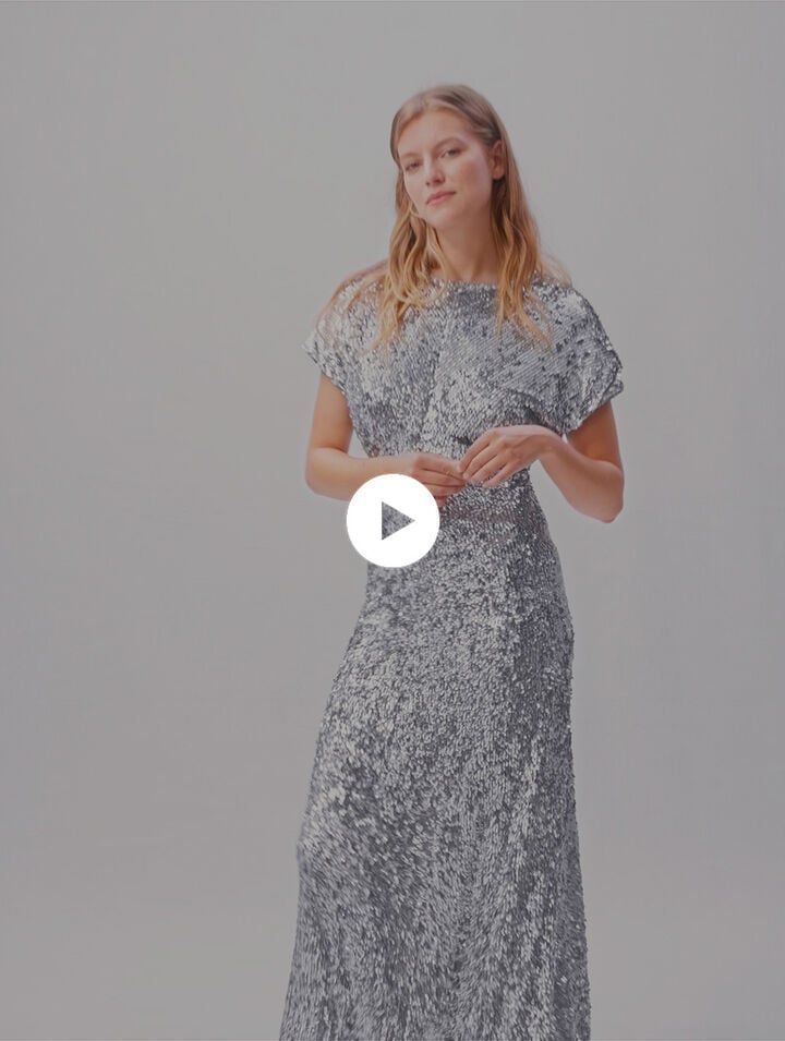 Robe longue en sequins
