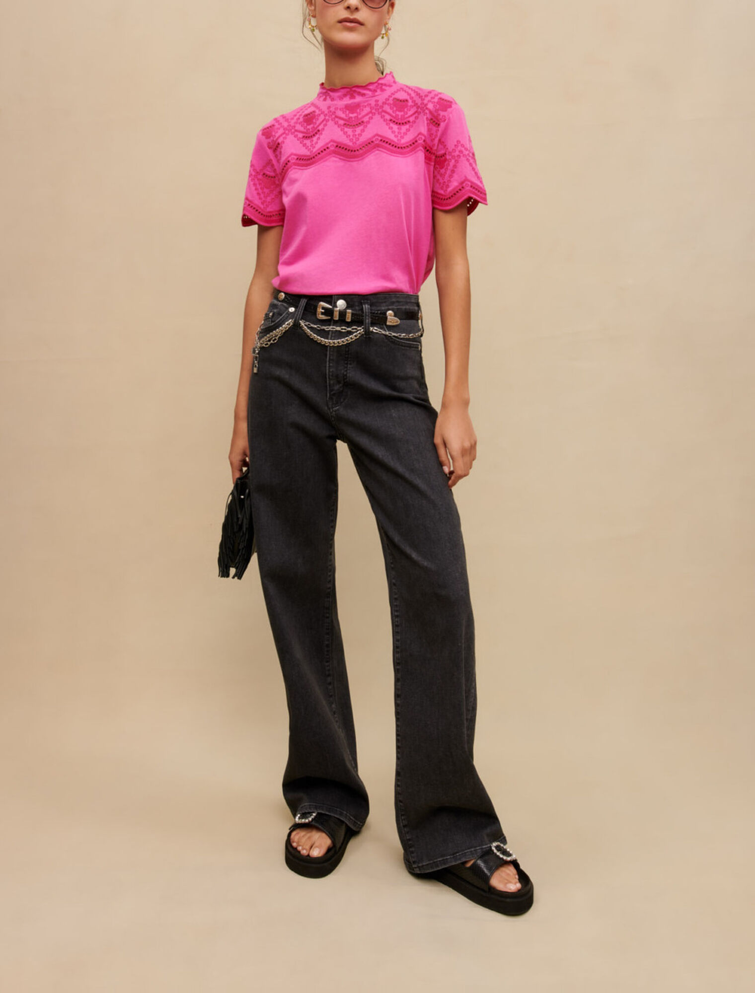 Tee-shirt orné de broderies