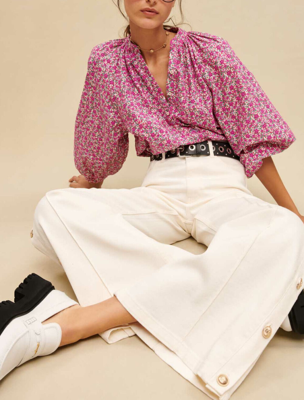 Wide-leg pants with side buttons