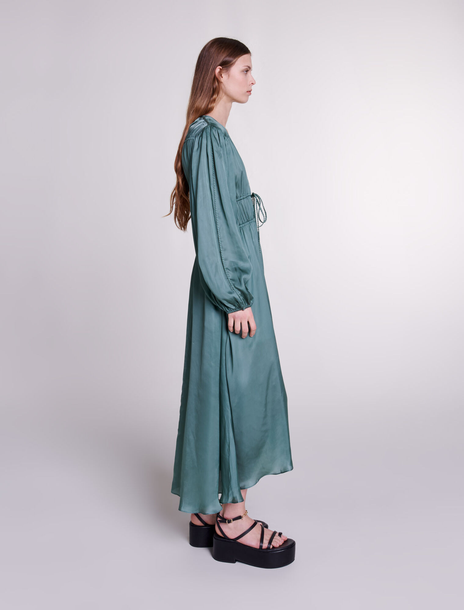 Robe longue satinée