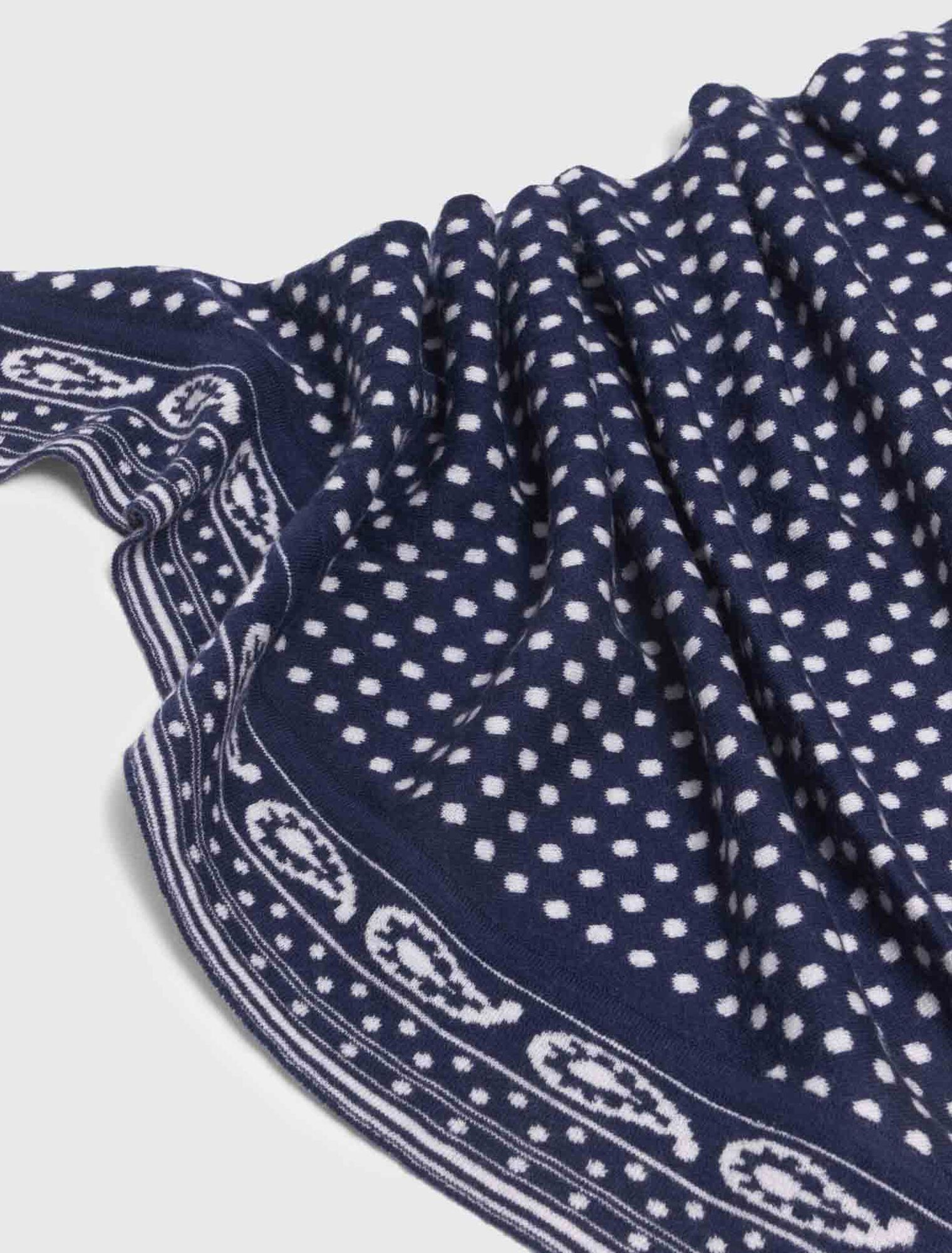 Reversible wool and cashmere scarf