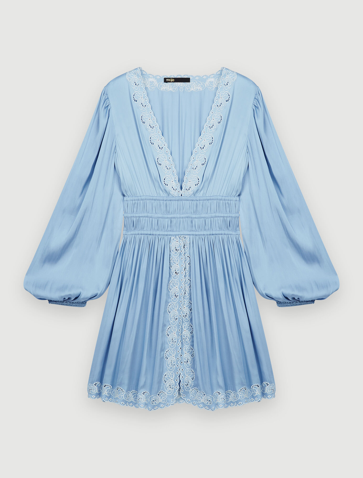 Robe en satin et broderies 