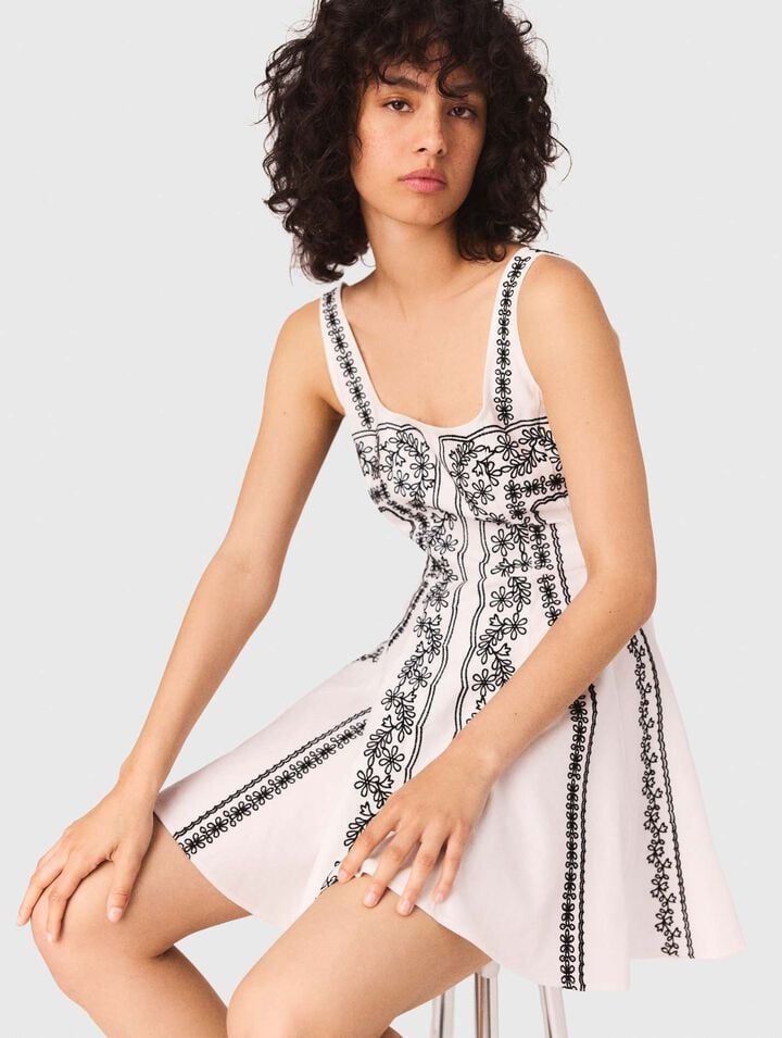 Robe courte brodée à bretelles