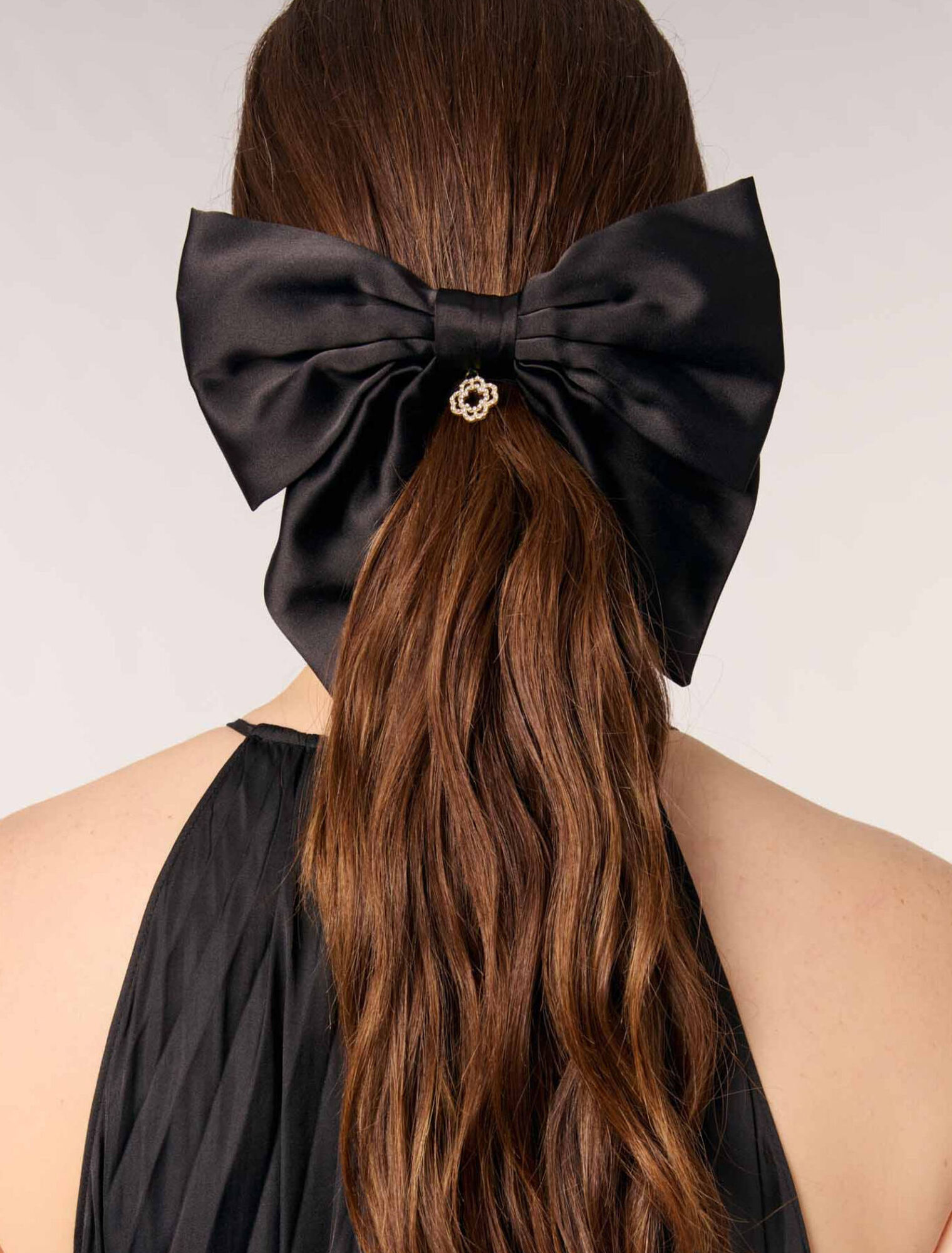 Robe longue satin&eacute;e pliss&eacute;e