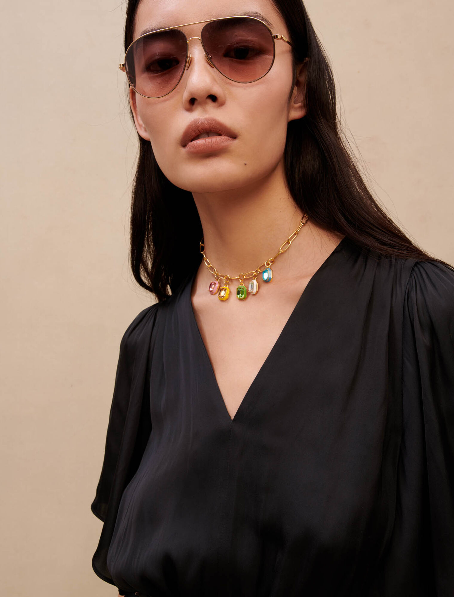 Collier chaîne dorée à pendentifs