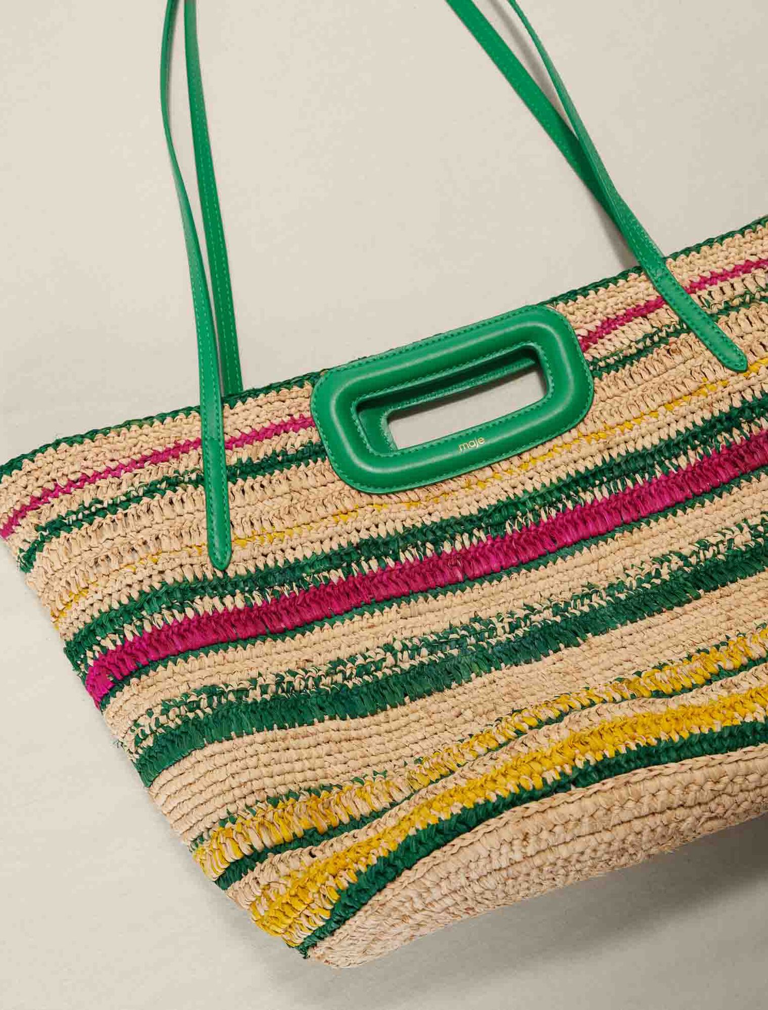 Panier rayé en raphia