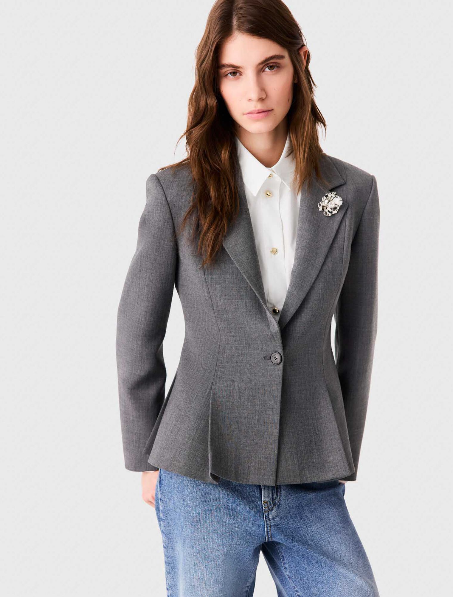 Short Bar-style suit jacket