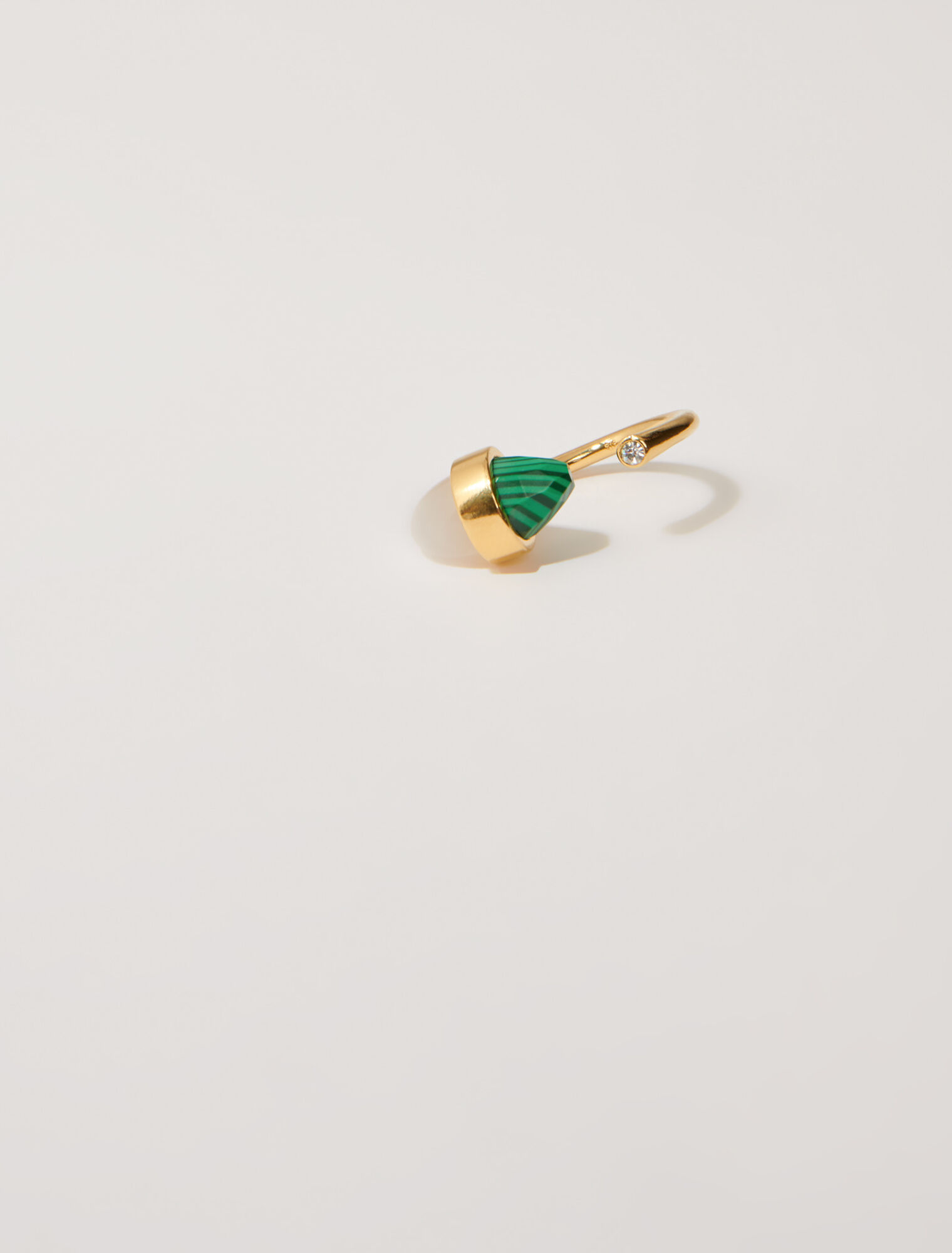 Bague ornée de pierres naturelles