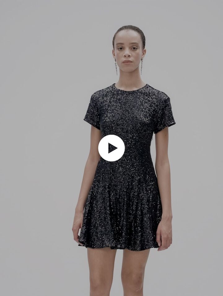 Robe courte &agrave; sequins