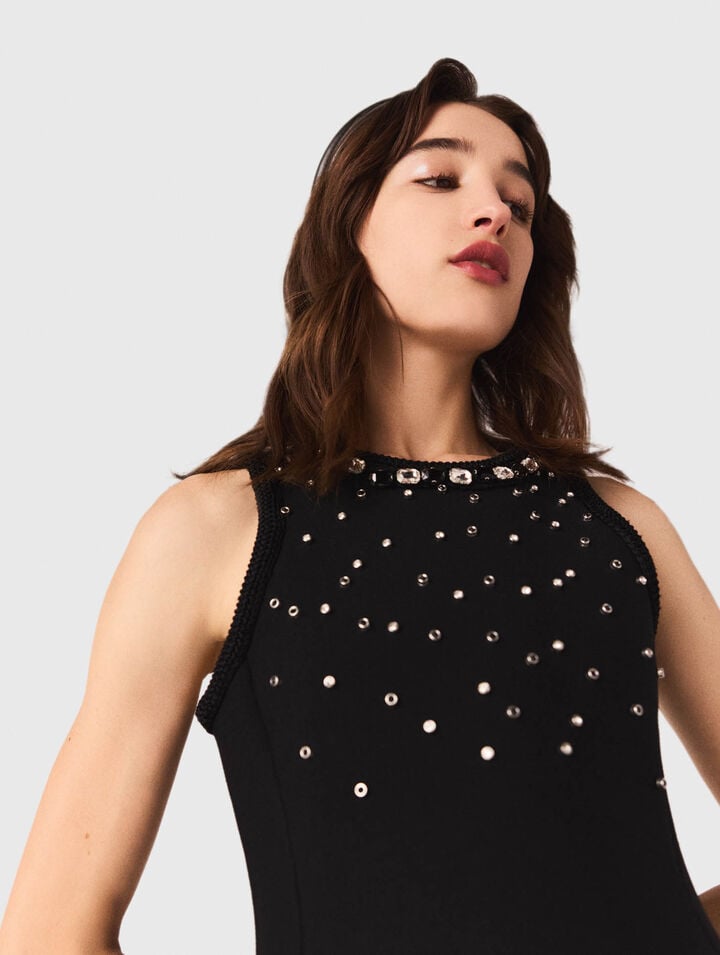 Robe patineuse et détails bijoux 