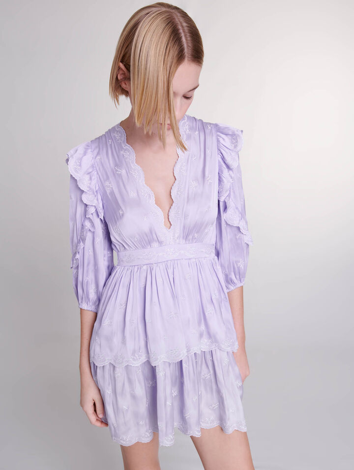 Robe courte satinée brodée