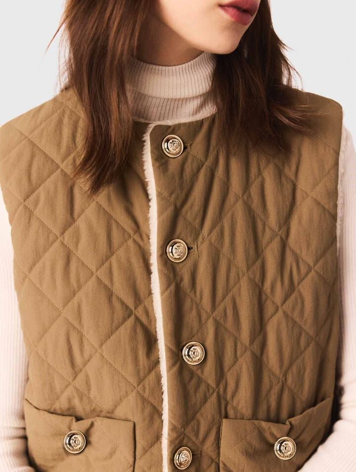 Short sleeveless puffer jacket